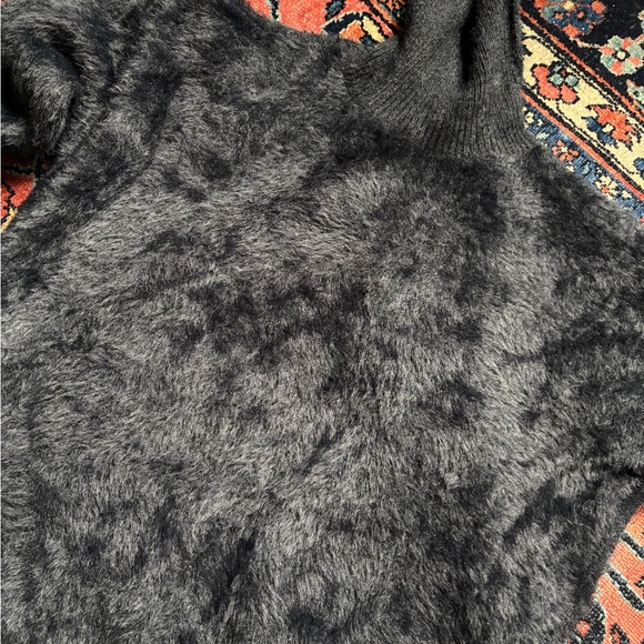 Men Cozy Black Fuzzy Sweater XL - Picture 4 of 8